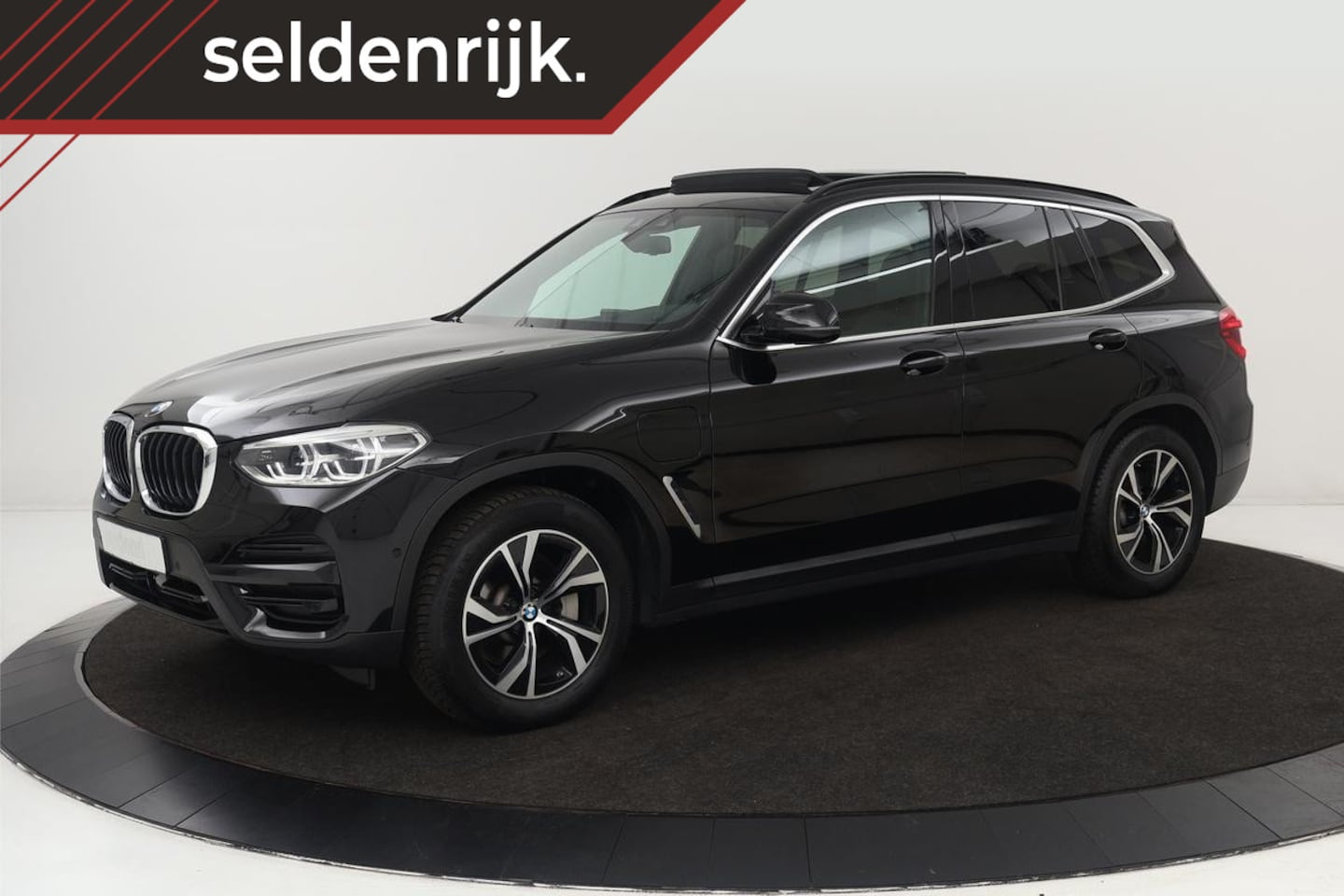 BMW X3 - xDrive30e Advantage | Head-Up | Panoramadak | Adaptive cruise | Stoelverwarming | Carplay - AutoWereld.nl