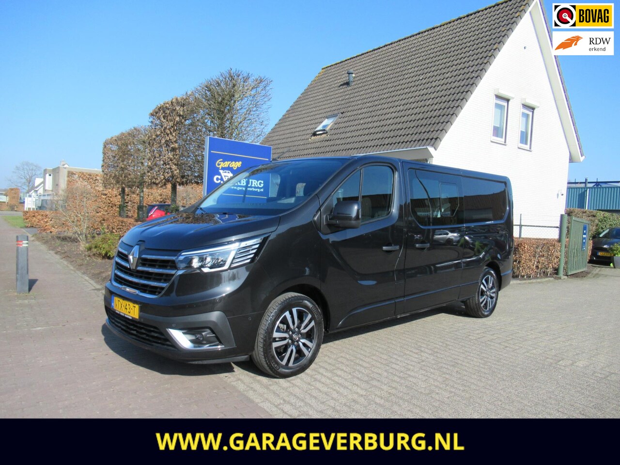 Renault Trafic - 2.0 dCi 170 T29 L2H1 DC Luxe Automaat (Vloer,Trekhaak,Betimmering) - AutoWereld.nl