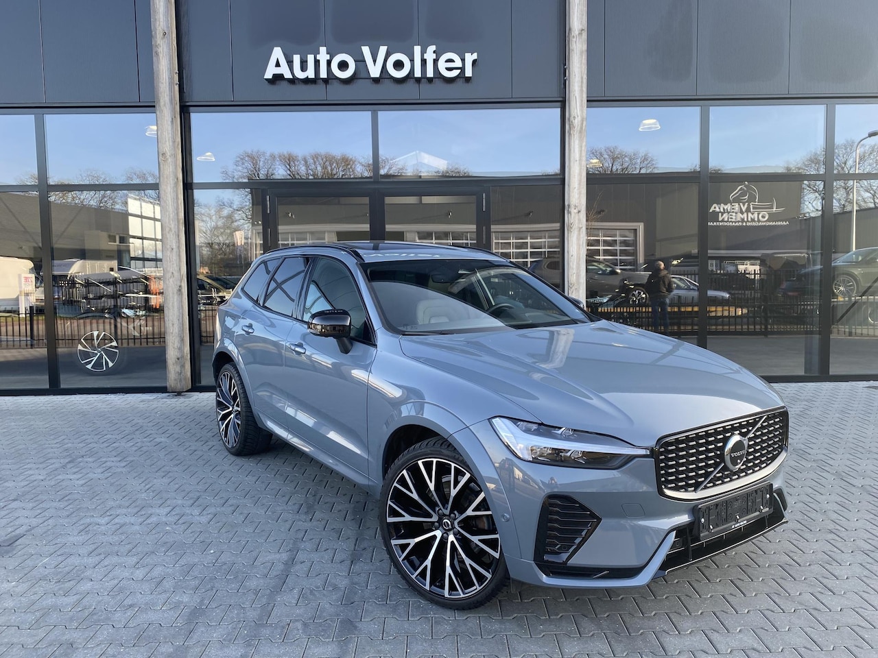 Volvo XC60 - 2.0 B4 R-Design ACC|22"|360°/Harman Kardon|Pano|H&K - AutoWereld.nl