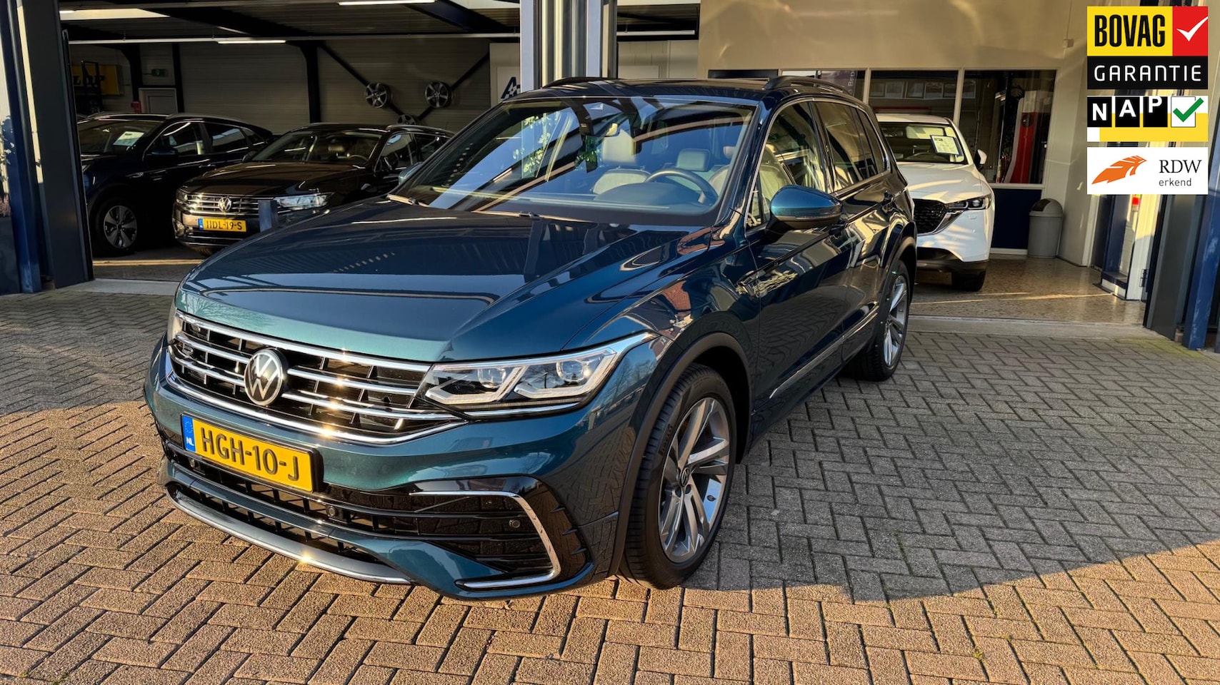 Volkswagen Tiguan - 1.5 TSI R-Line Business 1.5 TSI R-Line Business+ - AutoWereld.nl