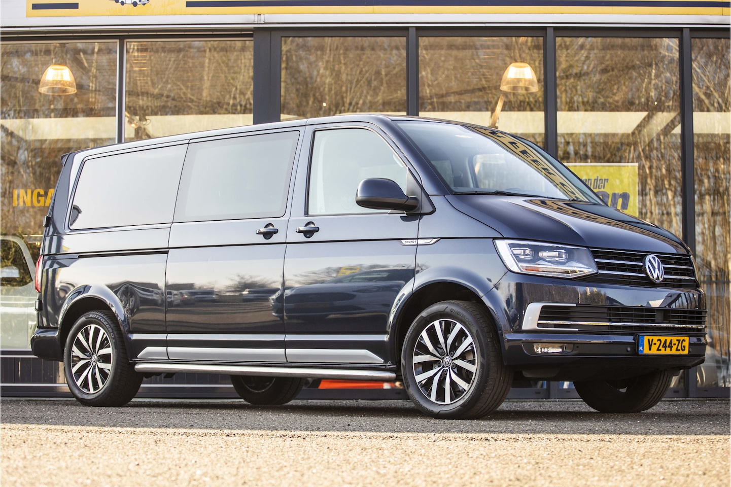 Volkswagen Transporter - 2.0 TDI L2H1 DC Business Highline EX.BTW - AutoWereld.nl