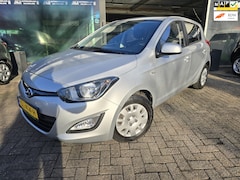 Hyundai i20 - 1.2i i-Drive | 2E EIGENAAR | 12 MND GARANTIE | AIRCO | NW APK | ELEC RAMEN |