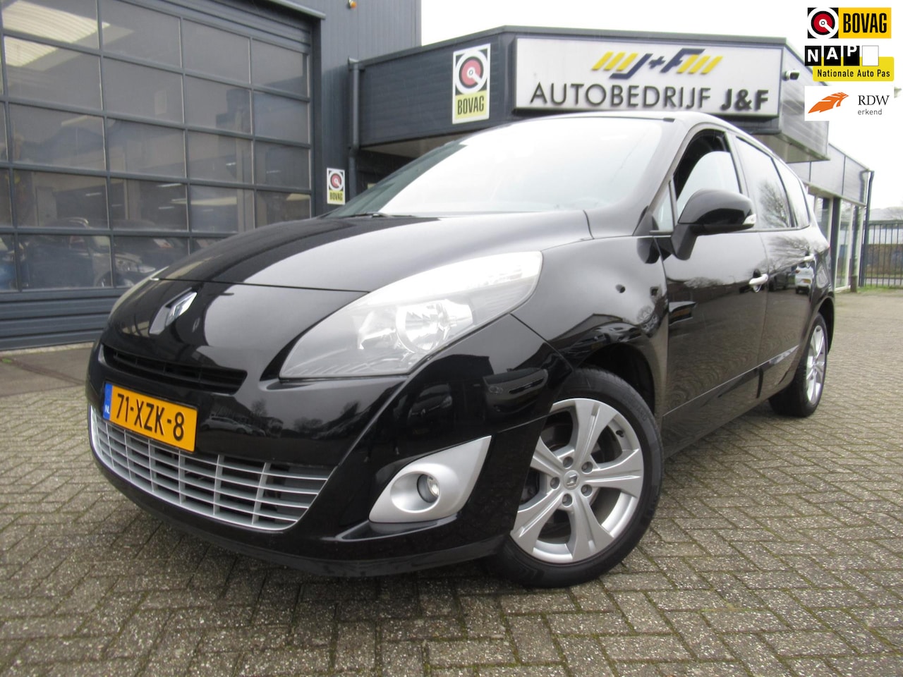 Renault Grand Scénic - 2.0 Bose 7p. / AUTOMAAT / PDC / NAV / Trekhaak - AutoWereld.nl