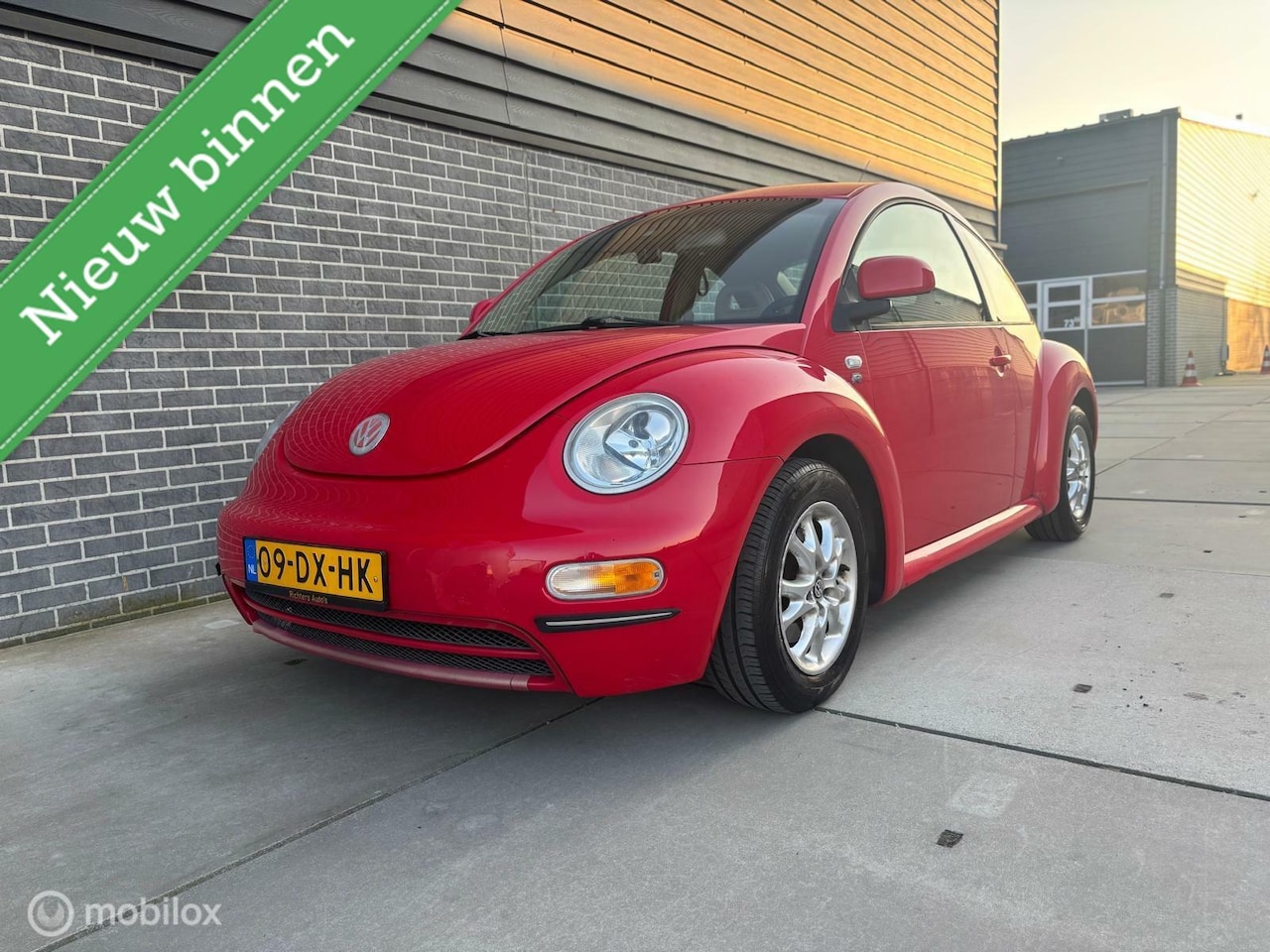 Volkswagen New Beetle - 2.0 Highline APK NAP Airco Onderhoudsb. - AutoWereld.nl