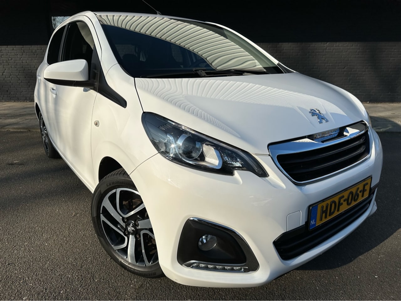 Peugeot 108 - 1.0 e-VTi Première 1.0 e-VTi Première - AutoWereld.nl