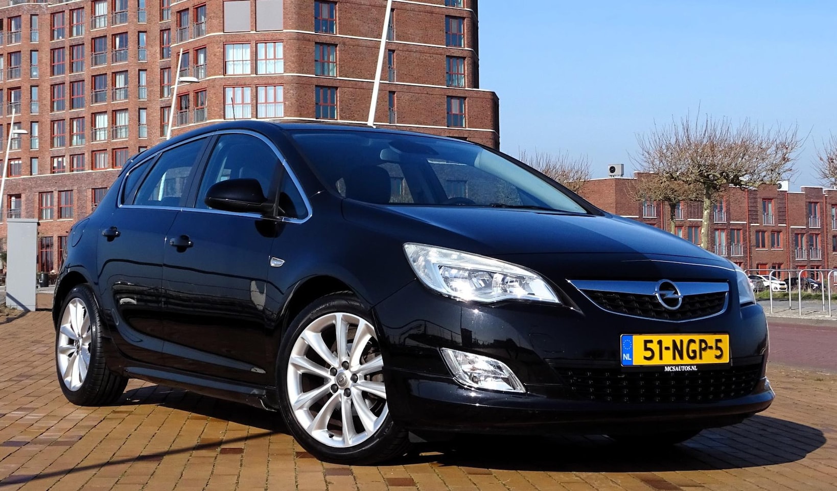 Opel Astra - 1.4 Turbo Cosmo OPC Line Leer 18 inch - AutoWereld.nl