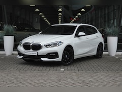 BMW 1-serie - 118i Executive Automaat / Adaptieve LED / Parking Assistant / Live Cockpit Professional /