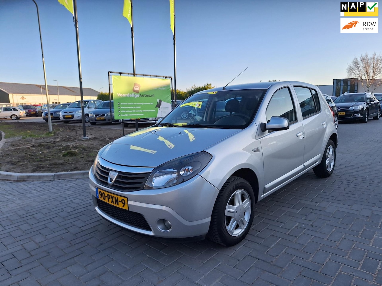 Dacia Sandero - 1.2 Blackline / Zeer nette en betrouwbare auto / APK april 2026 - AutoWereld.nl