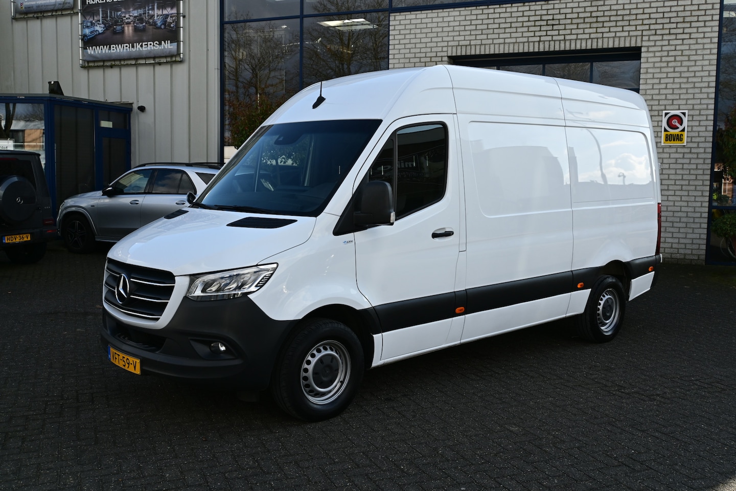 Mercedes-Benz Sprinter - 316 CDI L2H2 LED, MBUX 10.25 met navigatie en camera - AutoWereld.nl