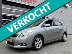 Toyota Verso - 2.0 D-4D Business - Navigatie I Leer I Airco I PDC I Sport velgen I Dealer onderhouden