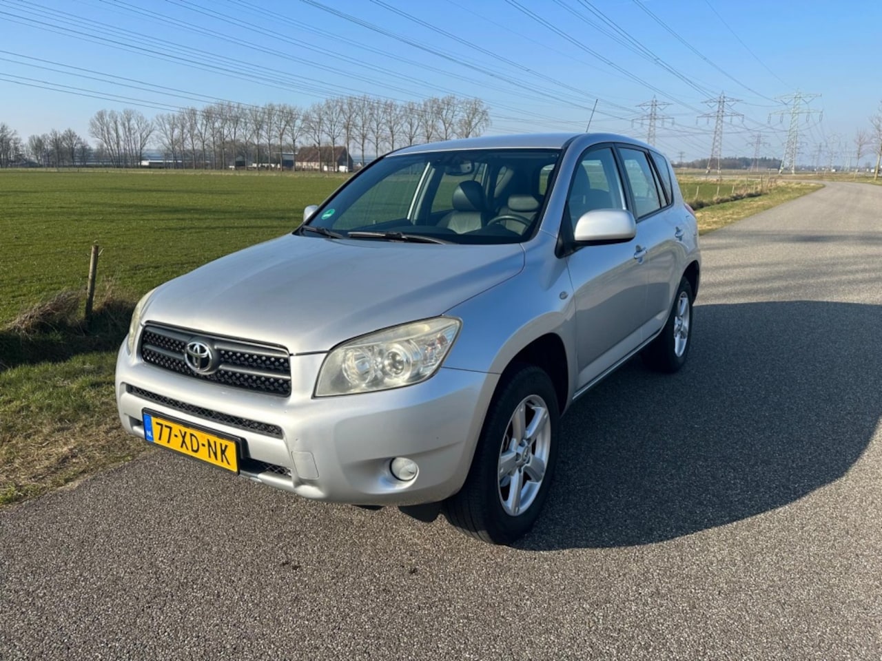 Toyota RAV4 - 2.0 VVTi Executive KEYLESS | LEDER | TREKHAAK | VOLLEDIGE HISTOR - AutoWereld.nl