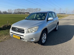 Toyota RAV4 - 2.0 VVTi Executive KEYLESS | LEDER | TREKHAAK | VOLLEDIGE HISTOR