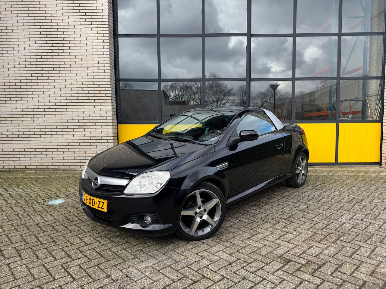 Opel Tigra TwinTop - 1.4-16V Temptation 1.4-16V Temptation, Leer, Airco & Stoelverwarming - AutoWereld.nl