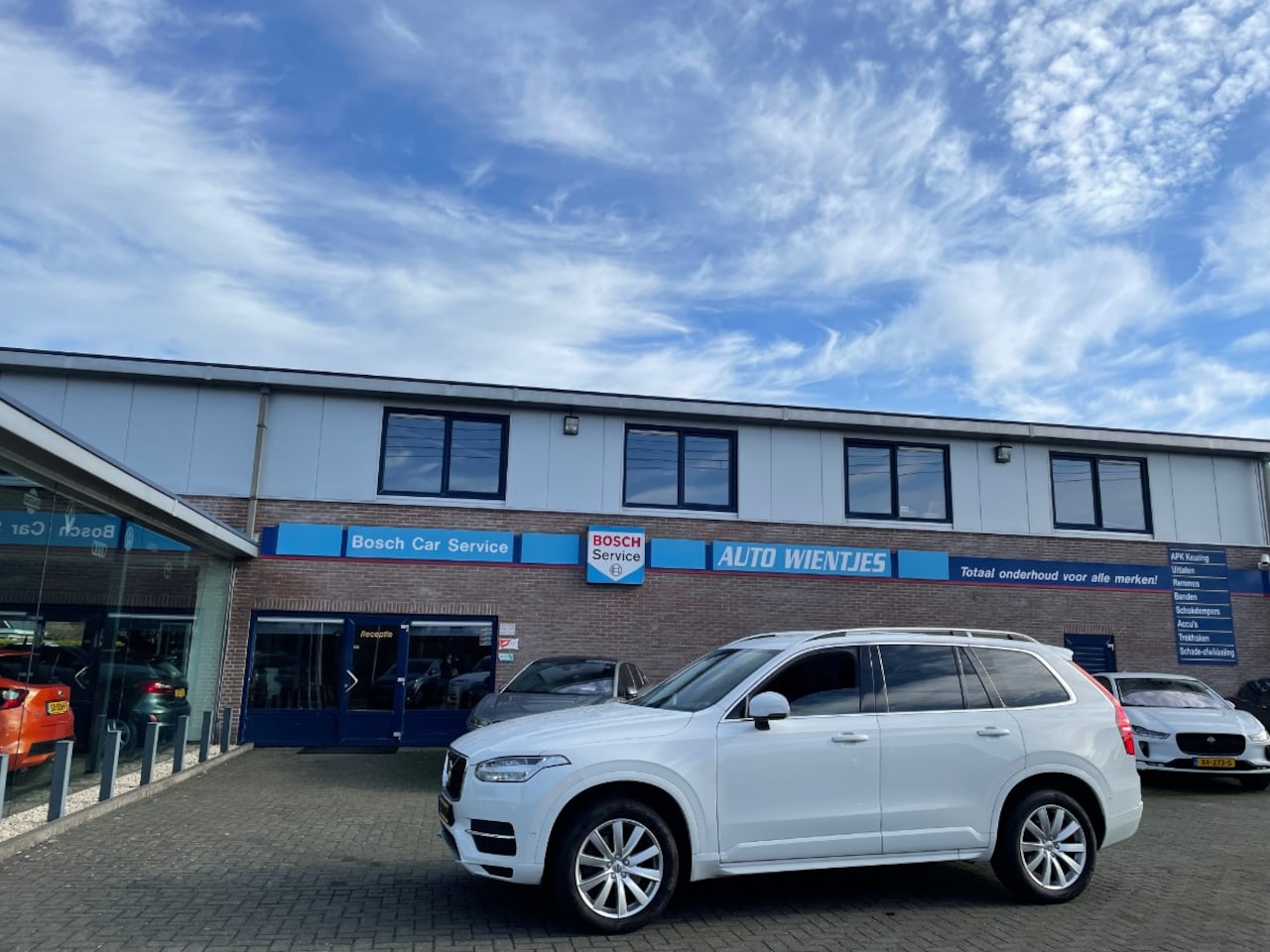 Volvo XC90 - 2.0 D4 AUT 140kw | Momentum | Leer | Navi - AutoWereld.nl