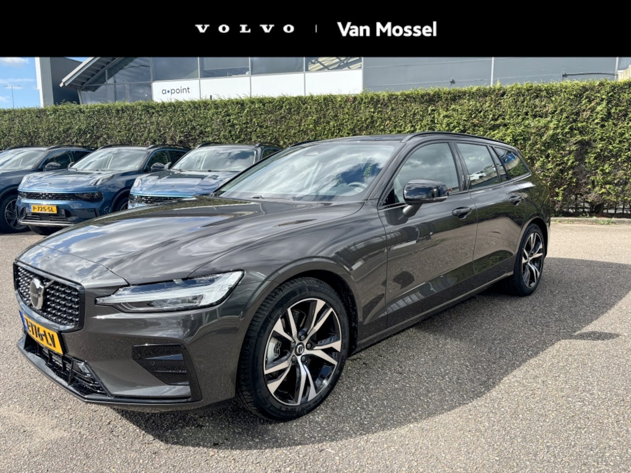 Volvo V60 - B4 Mild Hybrid Plus Dark Trekhaak Automaat - AutoWereld.nl