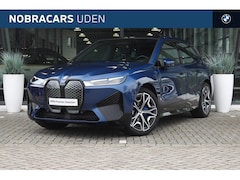 BMW iX - xDrive40 High Executive / Sportpakket / Panoramadak Sky Lounge / Parking Assistant Plus /