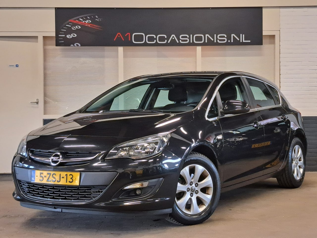 Opel Astra - 1.4 Edition + NAVI !! - AutoWereld.nl