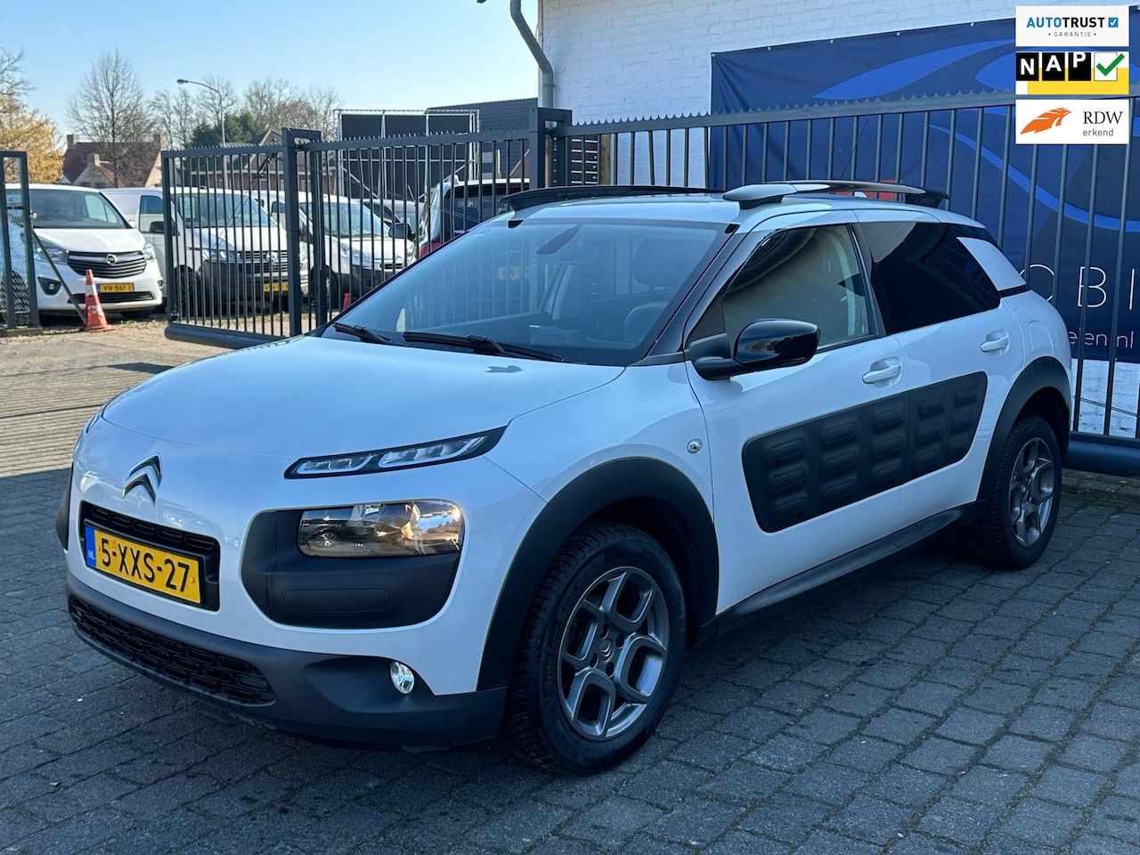 Citroën C4 Cactus - 1.2 e-VTi Shine / AIRCO / CAMERA / CRUISE CONTROL / NAP !! - AutoWereld.nl