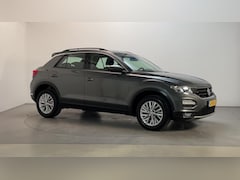 Volkswagen T-Roc - 1.0 TSI Style Navigatie Parkeersensoren DAB+ App-Connect