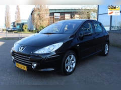 Peugeot 307 - 2.0-16V Premium trekhaak afneembaar cruise controle 1e eigenaar