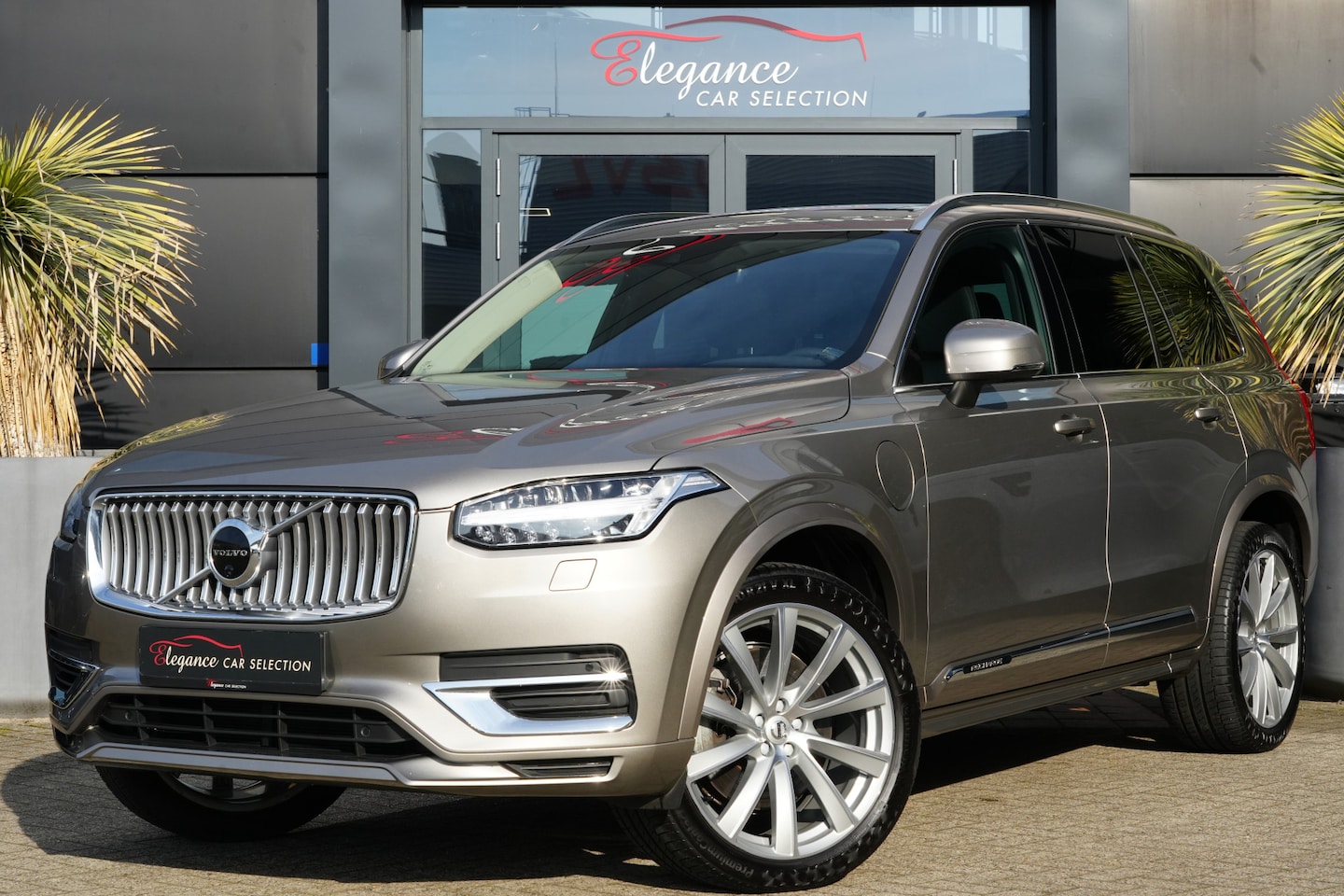 Volvo XC90 - 2.0 T8 Recharge AWD Inscription 392pk Panoramadak/Stoelverwarming/360Camera - AutoWereld.nl