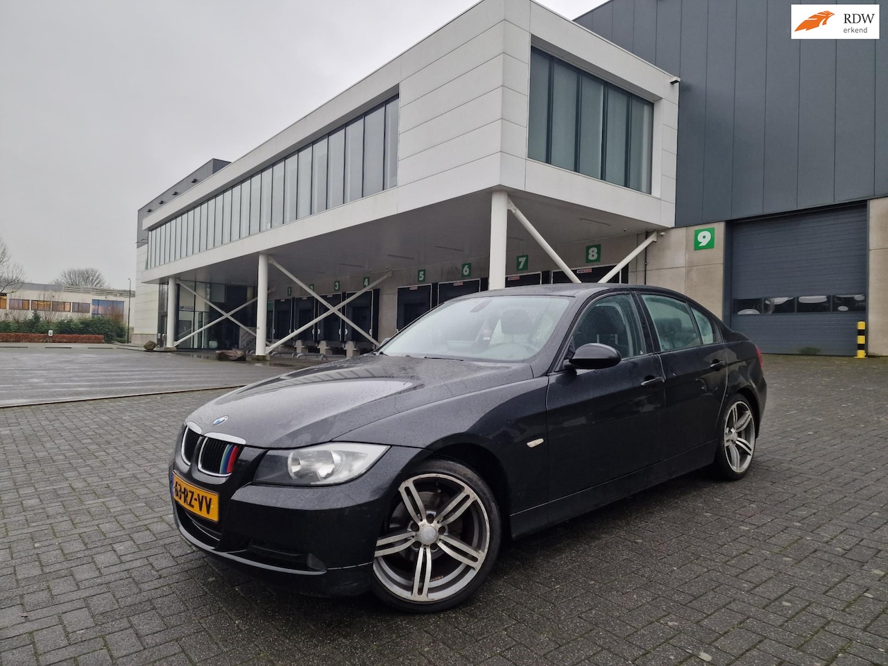 BMW 3-serie - 320i Dynamic Executive NAVI LEDER PSENSOR CRUISE 2 X SLEUTELS - AutoWereld.nl