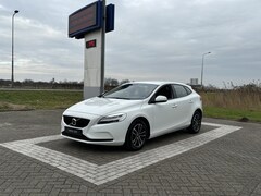 Volvo V40 - T2 Polar+ RTI Stoelverwarming Trekhaak On Call Automaat