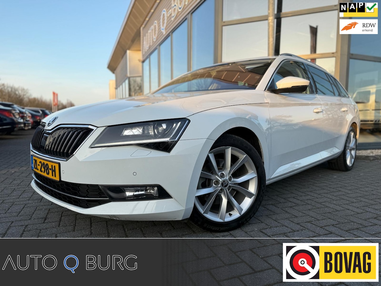 Skoda Superb Combi - 1.5 TSI ACT Business Edition | DSG | Panorama | Trekhaak | LED | LMV | Stoelverwarming voo - AutoWereld.nl