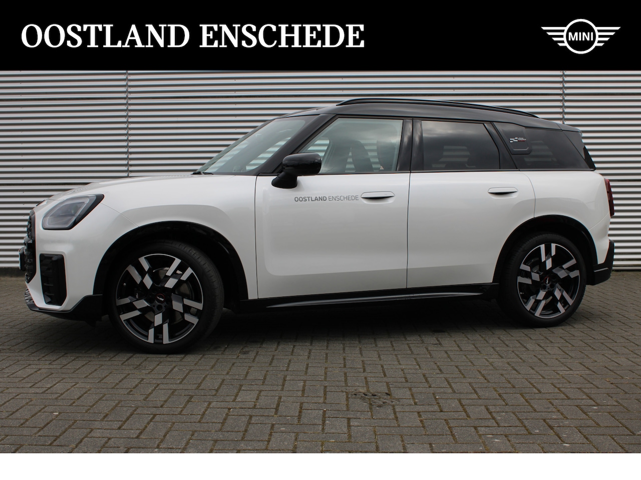 MINI Countryman - C Automaat / John Cooper Works / Pakket L / 20" JCW Flag Spoke 2-tone - AutoWereld.nl