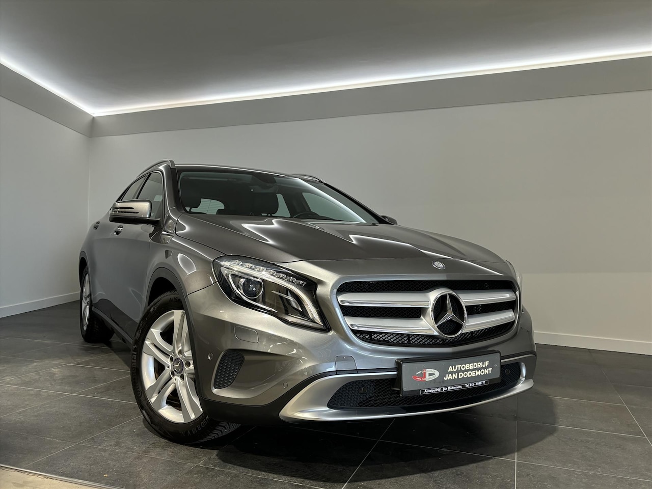 Mercedes-Benz GLA-Klasse - 180 Automaat / Navigatie / Clima / trekhaak uitklapbaar / Cruise Control / 18 Inch LMV / S - AutoWereld.nl