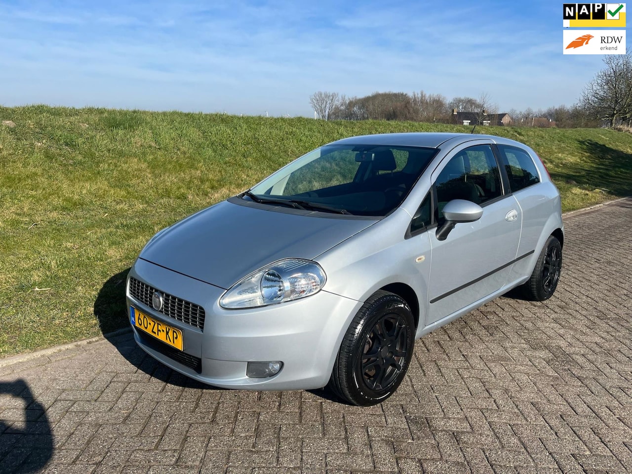 Fiat Grande Punto - 1.4i Dynamic Airco El. Ramen spiegels lm velgen 196dkm NAP Mistlampen Stoelen in hoogte ve - AutoWereld.nl