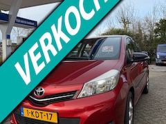 Toyota Yaris - 1.0 VVT-i Aspiration / Navigatie / Airco / Camera / Bluetooth