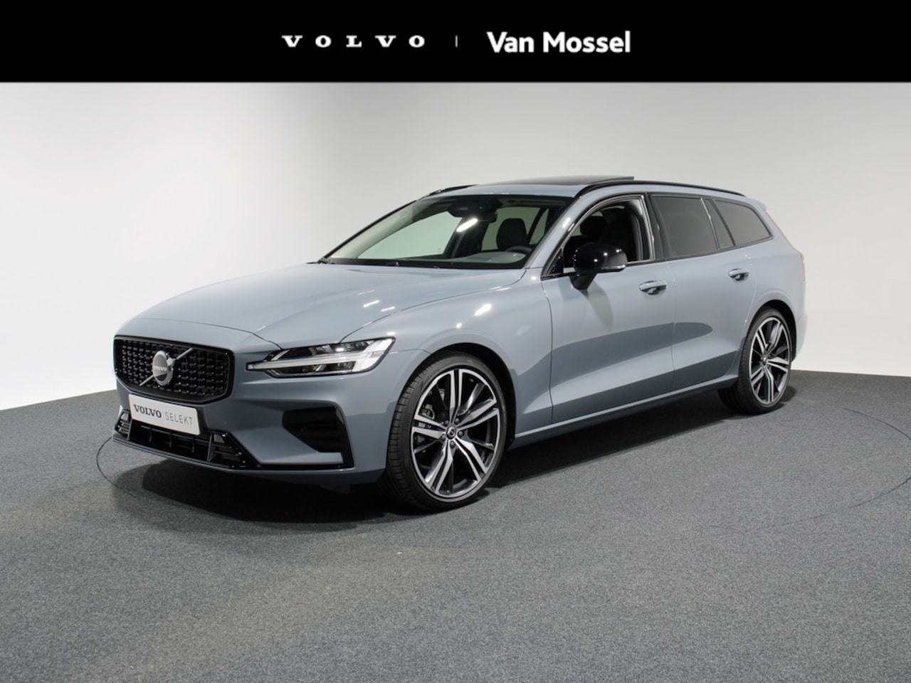 Volvo V60 - B4 197 PK Plus Dark IntelliSafe Parkeerverwarming - AutoWereld.nl