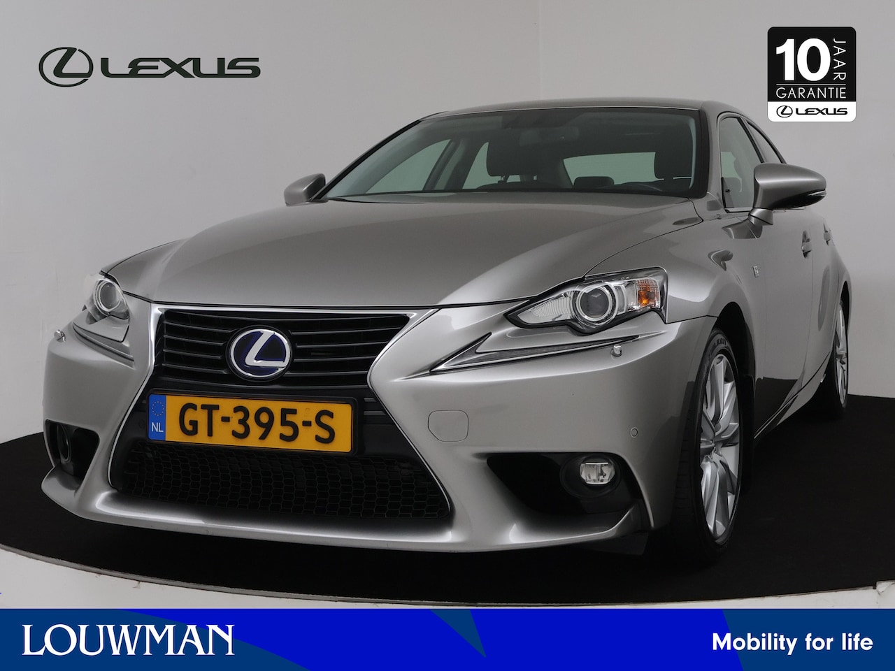 Lexus IS - 300h 25th Edition | Parkeersensoren | LM velgen | Stoelverwarming | Navigatie | Camera | - AutoWereld.nl