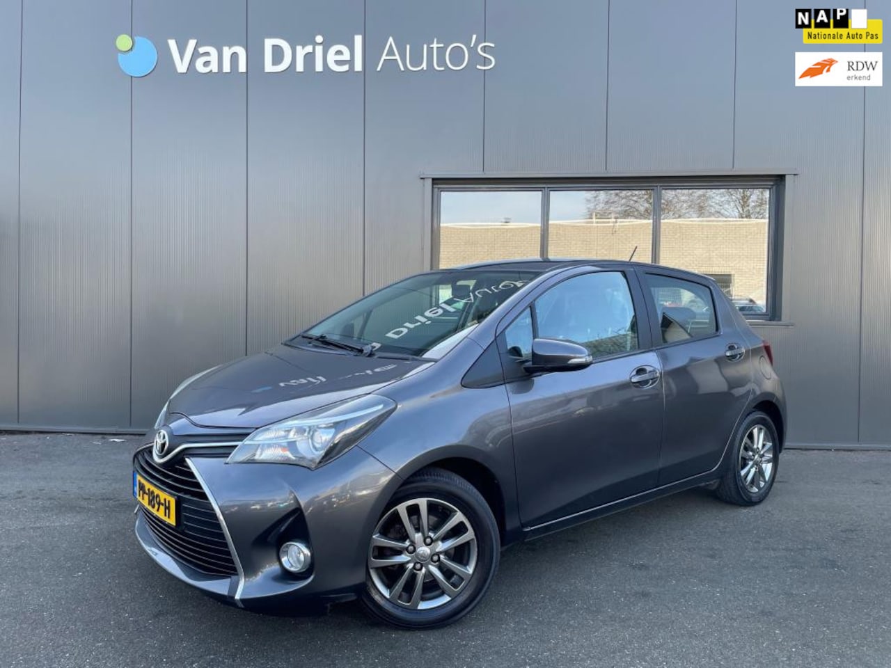 Toyota Yaris - 1.0 VVT-i Aspiration / Airco / Camera / Dealer onderhouden! - AutoWereld.nl