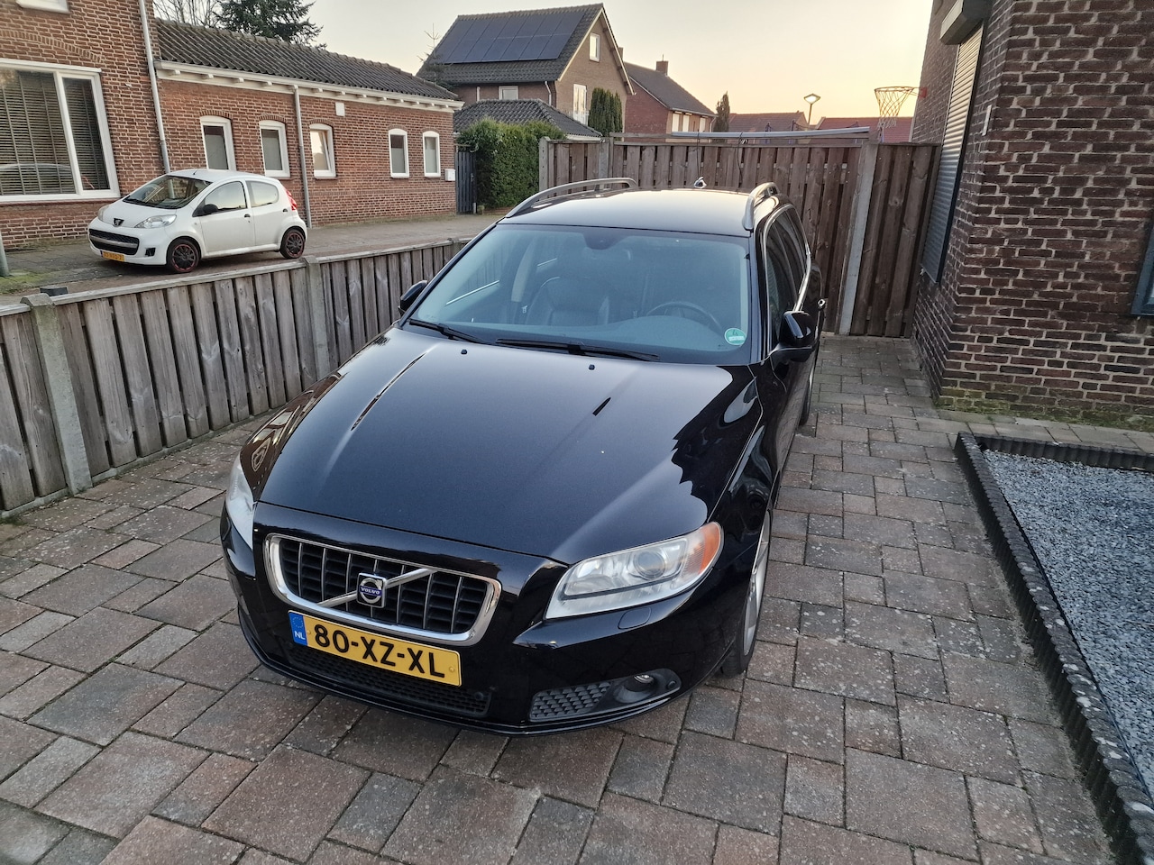 Volvo V70 - 3.0 T6 AWD Summum Four C, Meesturende verlichting, dynaudio, geartronic - AutoWereld.nl