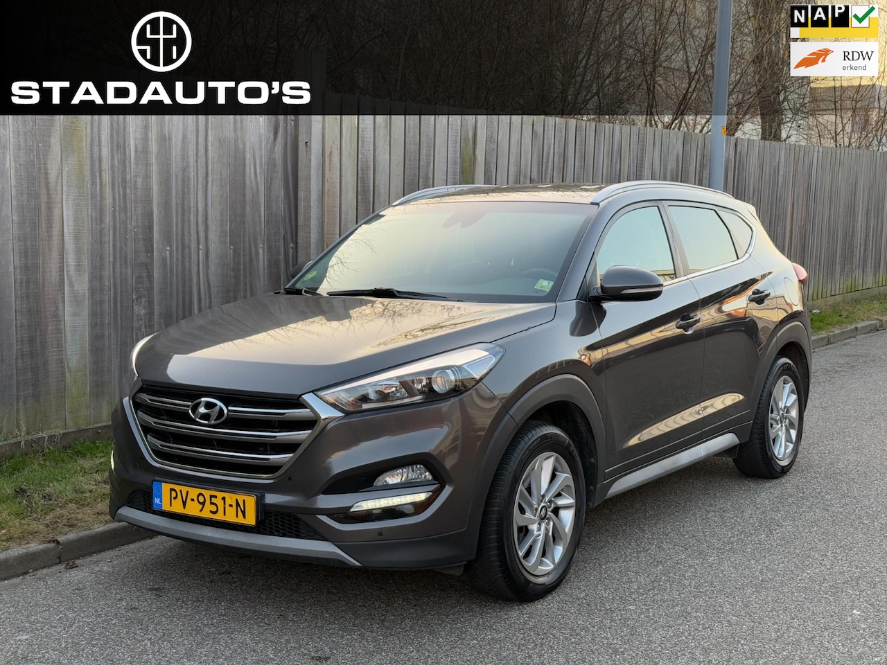 Hyundai Tucson - 1.7 CRDi Comfort Navigatie Trekhaak NAP! - AutoWereld.nl