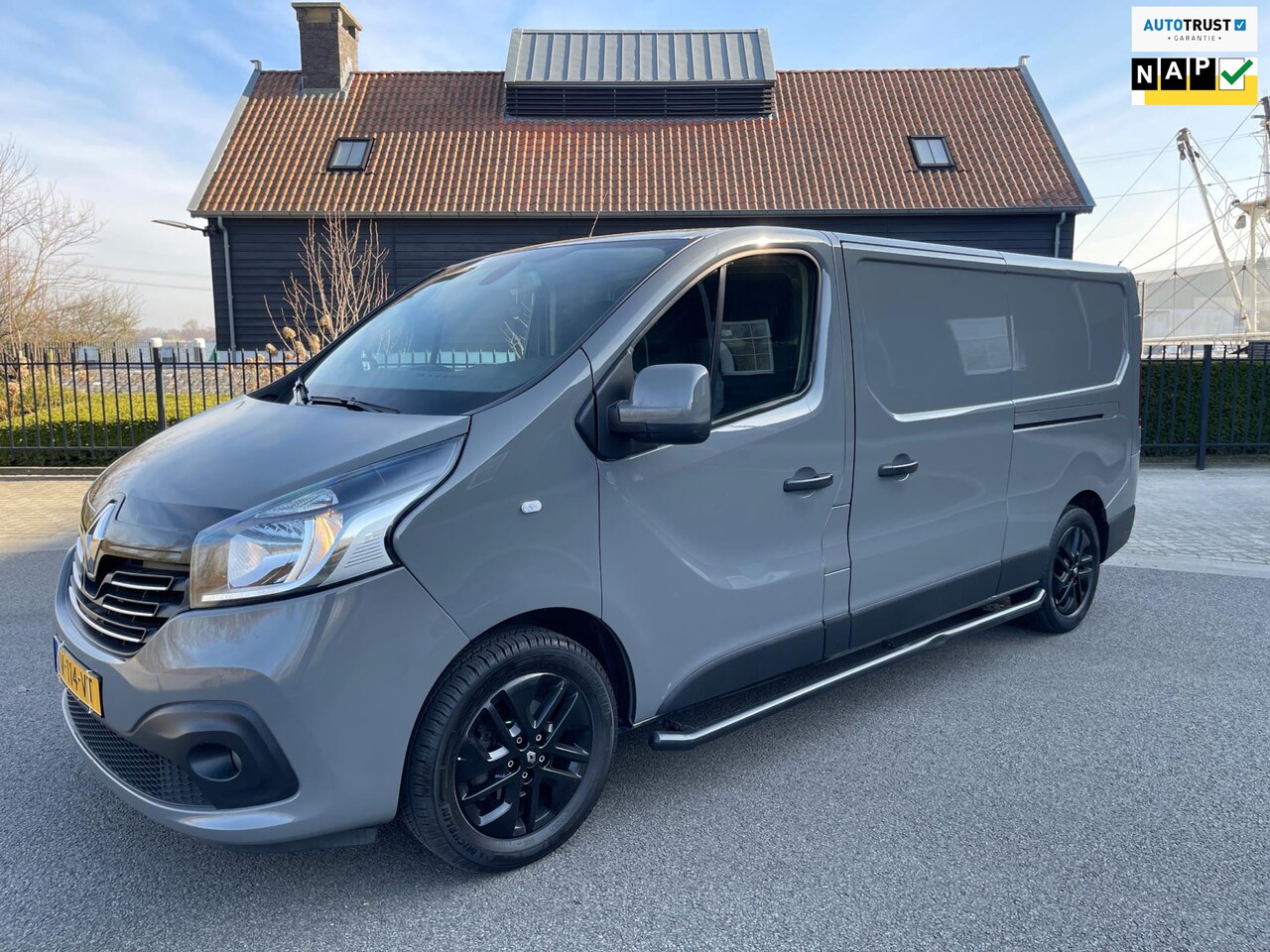 Renault Trafic - 1.6 dCi T29 L2H1 Luxe Energy 2x Schuifdeur Airco/ecc Camera Navigatie - AutoWereld.nl