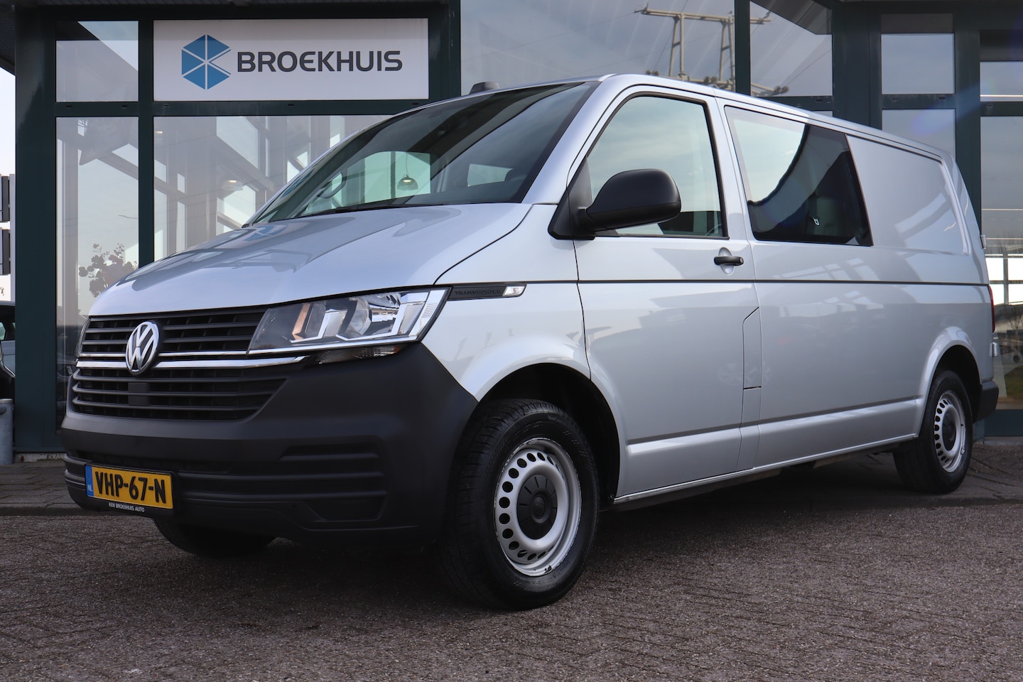 Volkswagen Transporter - 2.0 TDI L2H1 30 DC | Cruise Control | Airco | Trekhaak | - AutoWereld.nl