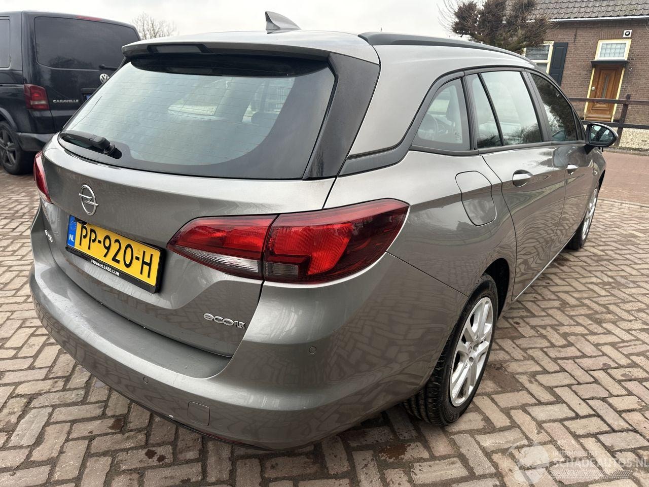 Opel Astra Sports Tourer - 1.0 Online Ed. - AutoWereld.nl