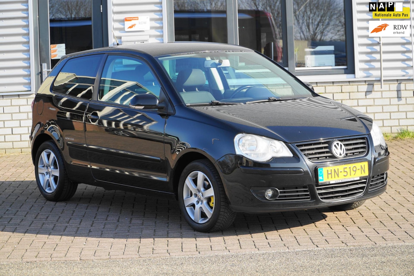 Volkswagen Polo - 1.2 Easyline NAVI STOELVERWARMING - AutoWereld.nl