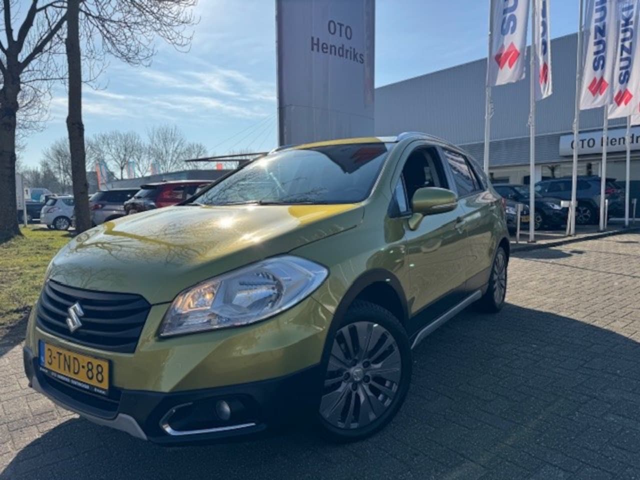 Suzuki SX4 S-Cross - 1.6 VVT 120pk 2WD Exclusive Sunroof - AutoWereld.nl