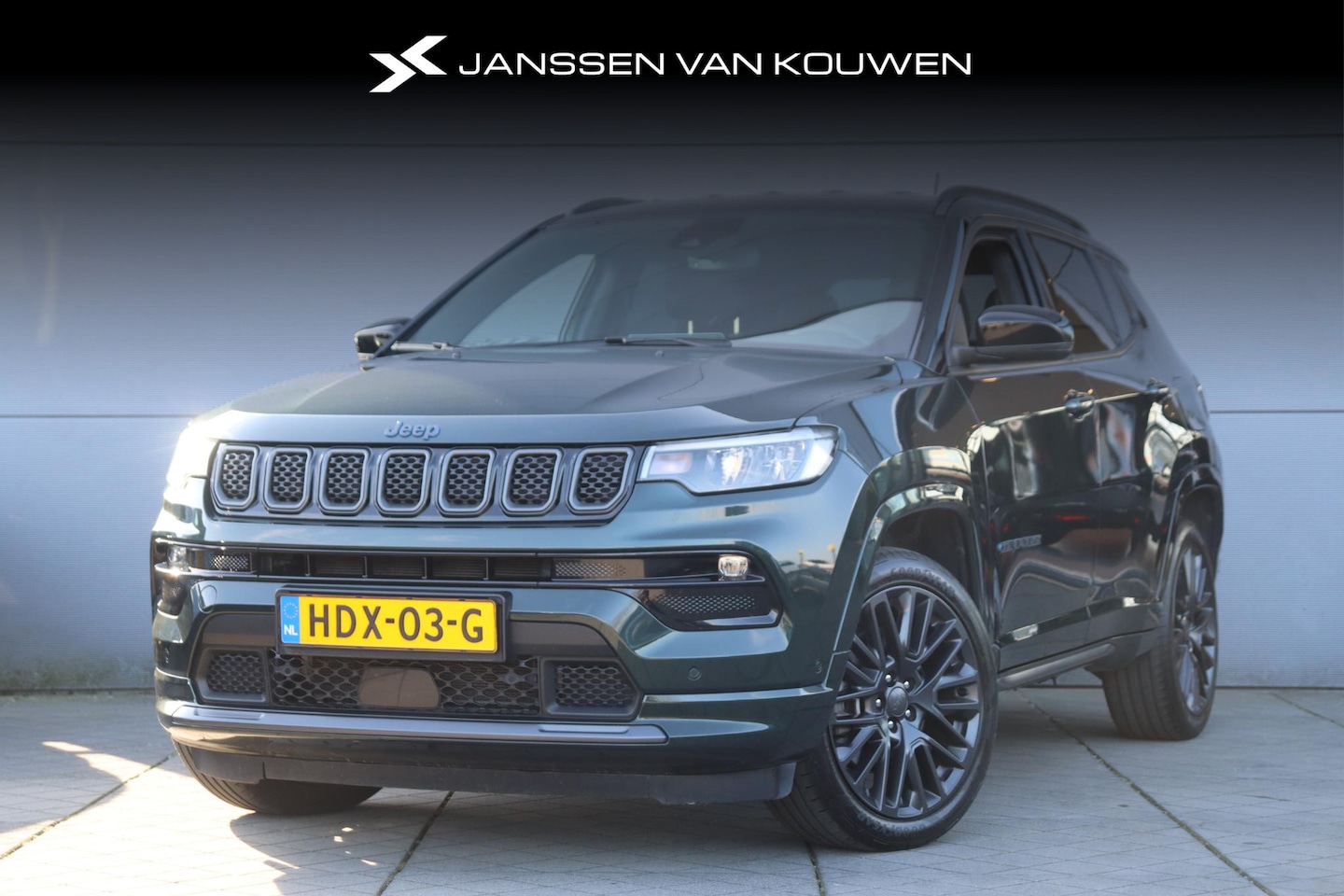 Jeep Compass - 4xe 240 Plug-in Hybrid S / Navigatie / Camera / Stoel-stuurverwarming / 19'' velgen - AutoWereld.nl