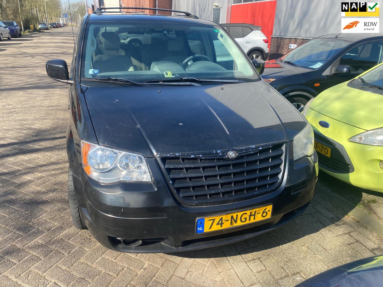 Chrysler Town & Country - 7 persoons - AutoWereld.nl