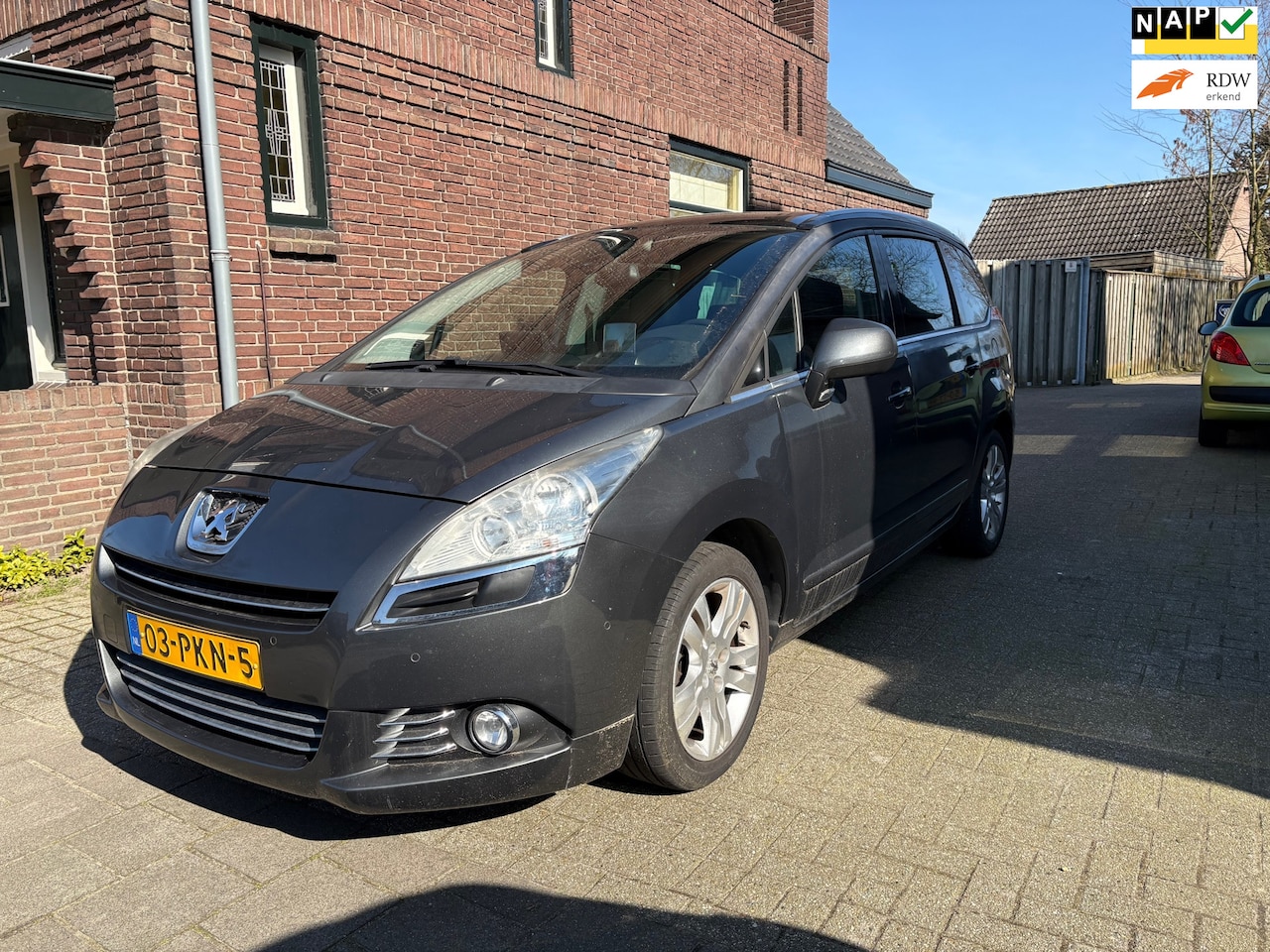 Peugeot 5008 - 1.6 THP Blue Lease Executive 7p. / automaat / airco / panoramadak - AutoWereld.nl