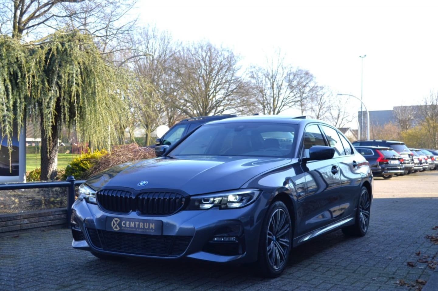 BMW 3-serie - 320e M-Sport / Pano / Keyless - AutoWereld.nl