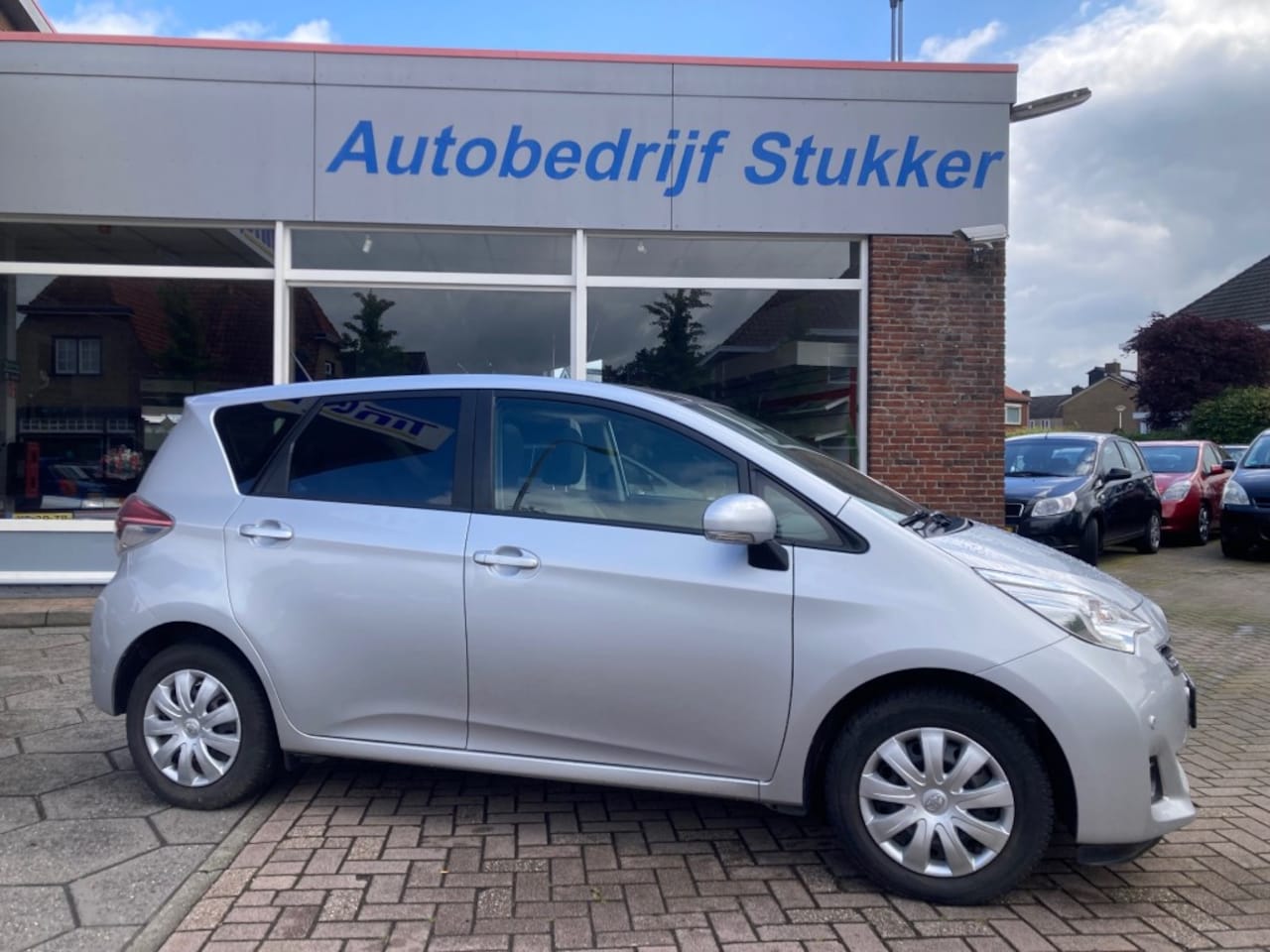 Toyota Verso S - 1.33 VVT-i Dynamic Automaat Cruise Leer Pano 43.000 km. - AutoWereld.nl