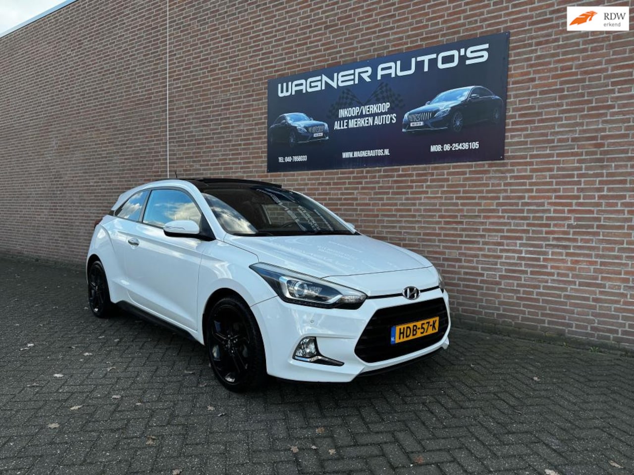 Hyundai i20 Coupé - 1.4i i-Catcher Keyles Go+Entry Airco Cruisecontrol Stoel+StuurVerwarming PDC NAVI Achterui - AutoWereld.nl