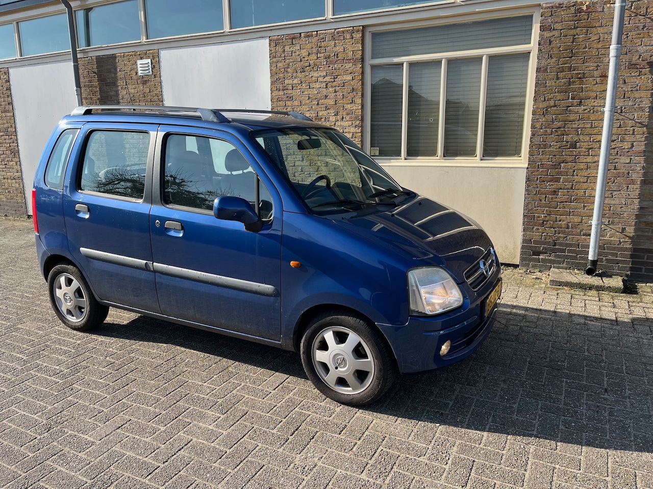 Opel Agila - 1.2-16V Elegance airco / weinig km's! - AutoWereld.nl