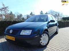 Volkswagen Bora - 2.0 Comfortline , Airco / Cruise / Elec.Pkket / Isofix / Trekhaak